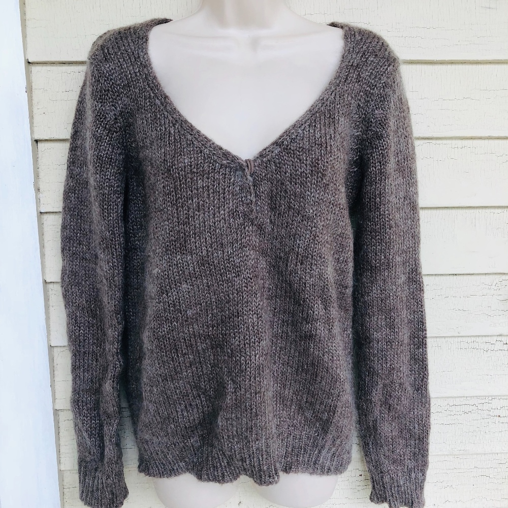 SOFT GREY 41%mohair snap top sweater